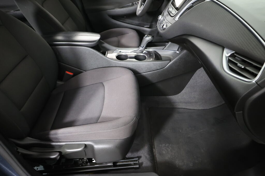 Used 2019 Chevrolet Malibu LT FWD image 26