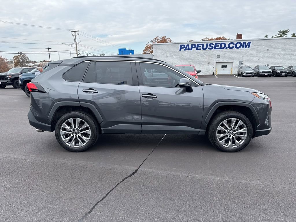 Used 2022 Toyota RAV4 XLE Premium image 2
