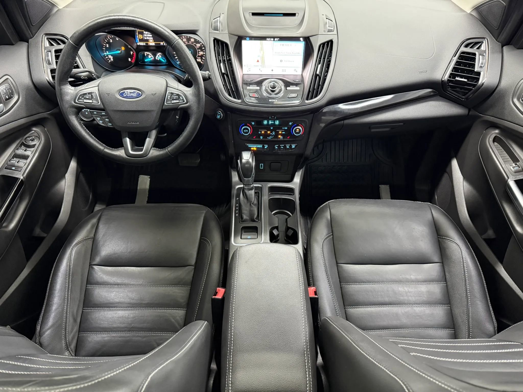 Used 2018 Ford Escape Titanium image 2