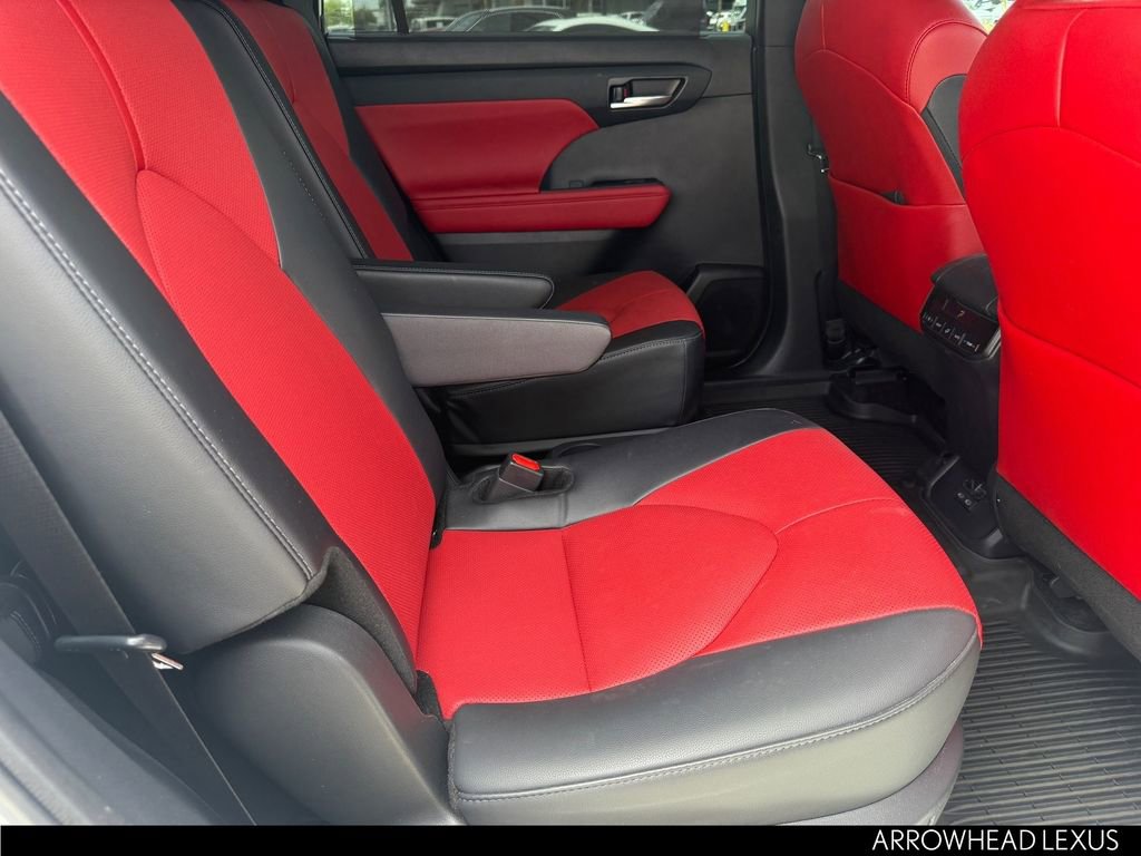 Used 2024 Toyota Highlander XSE AWD/4WD image 33