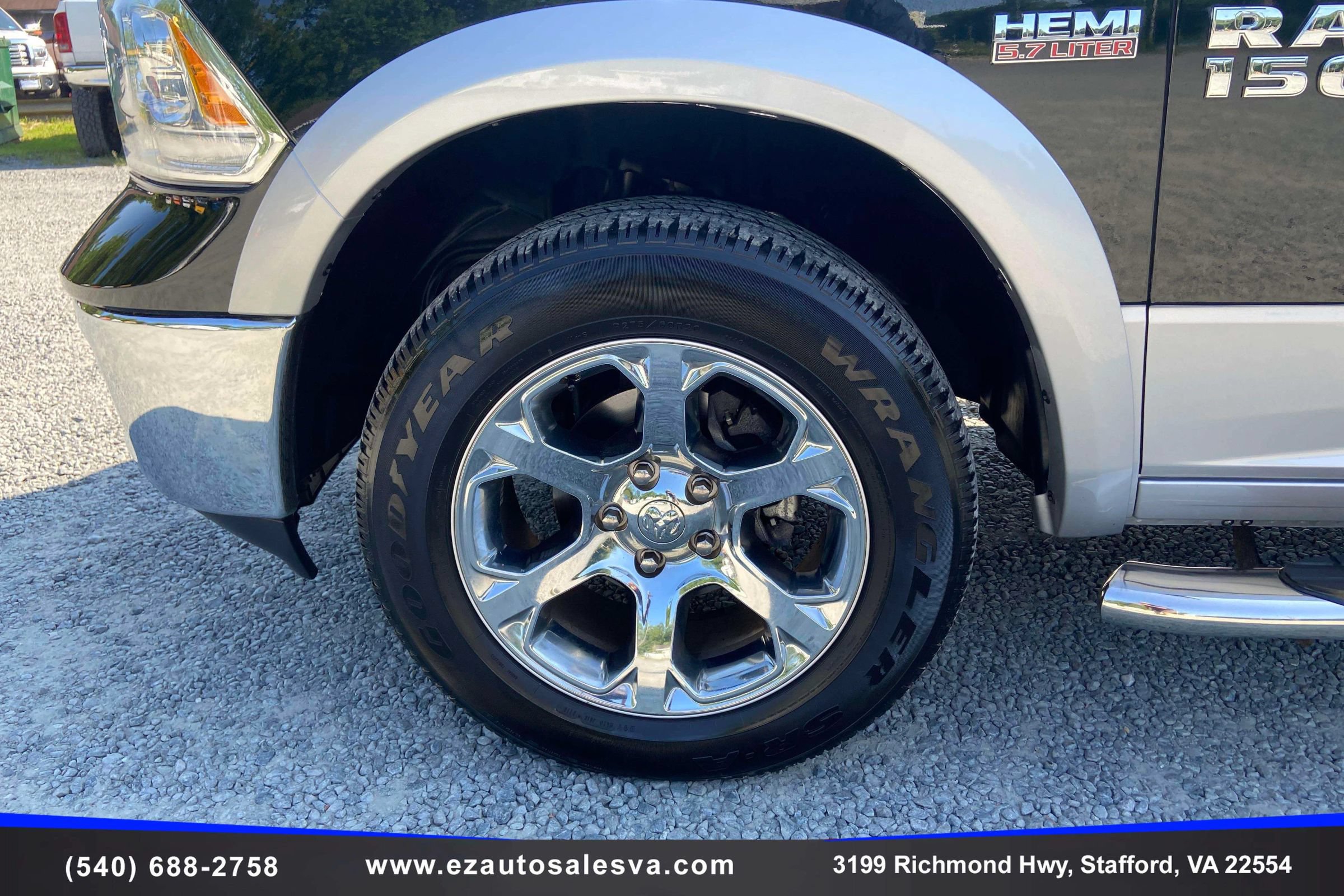 Used 2016 RAM 1500 Laramie w/ Convenience Group AWD/4WD image 10