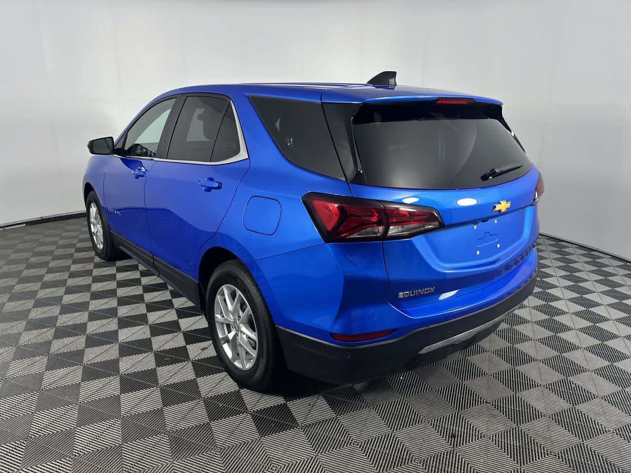 Used 2024 Chevrolet Equinox LT w/ LPO, Floor Liner Package FWD image 13