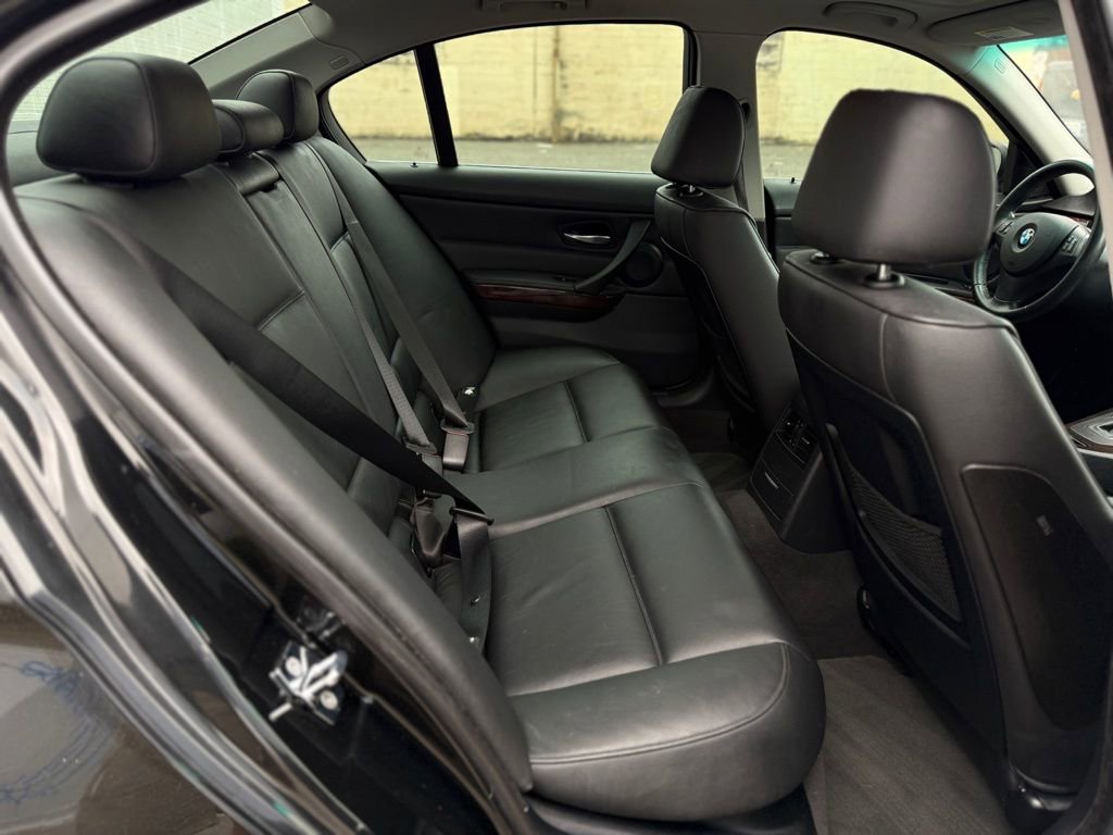 Used 2006 BMW 330xi Sedan image 27