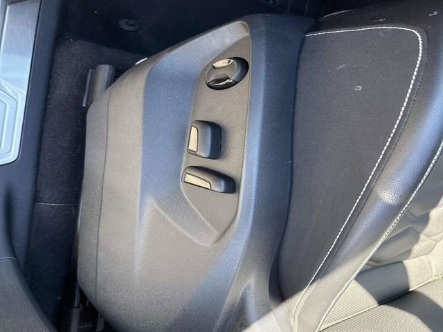 Used 2025 Volkswagen Atlas SE image 37