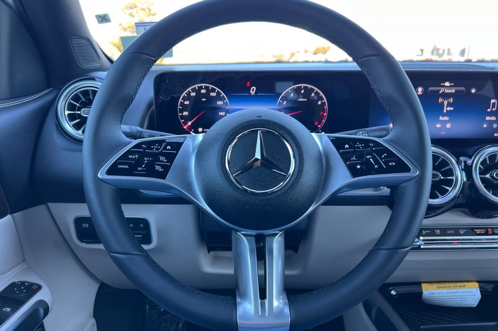 New 2025 Mercedes-Benz GLB 250 4MATIC image 25
