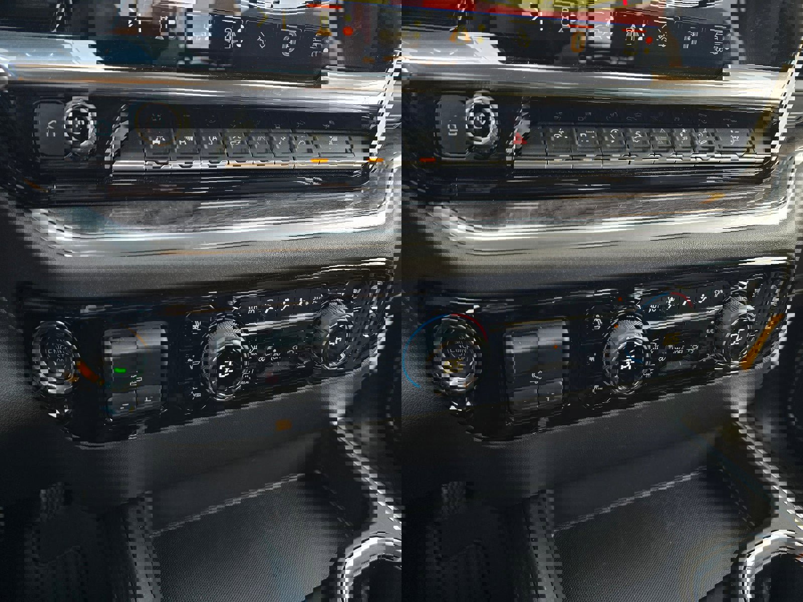 Used 2025 Chevrolet Silverado 1500 LTZ w/ Z71 Off-Road Package image 23