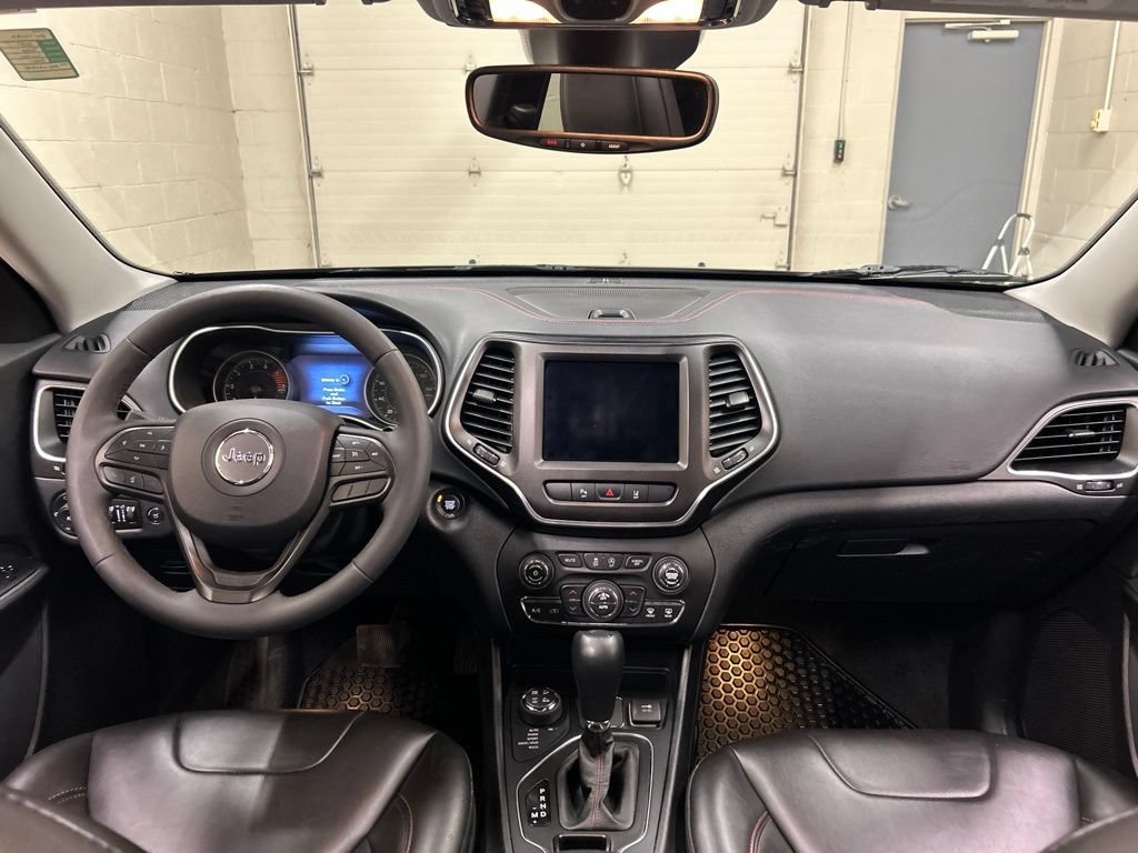 Used 2021 Jeep Cherokee Trailhawk w/ Sun, Sound & Nav Group AWD/4WD image 18