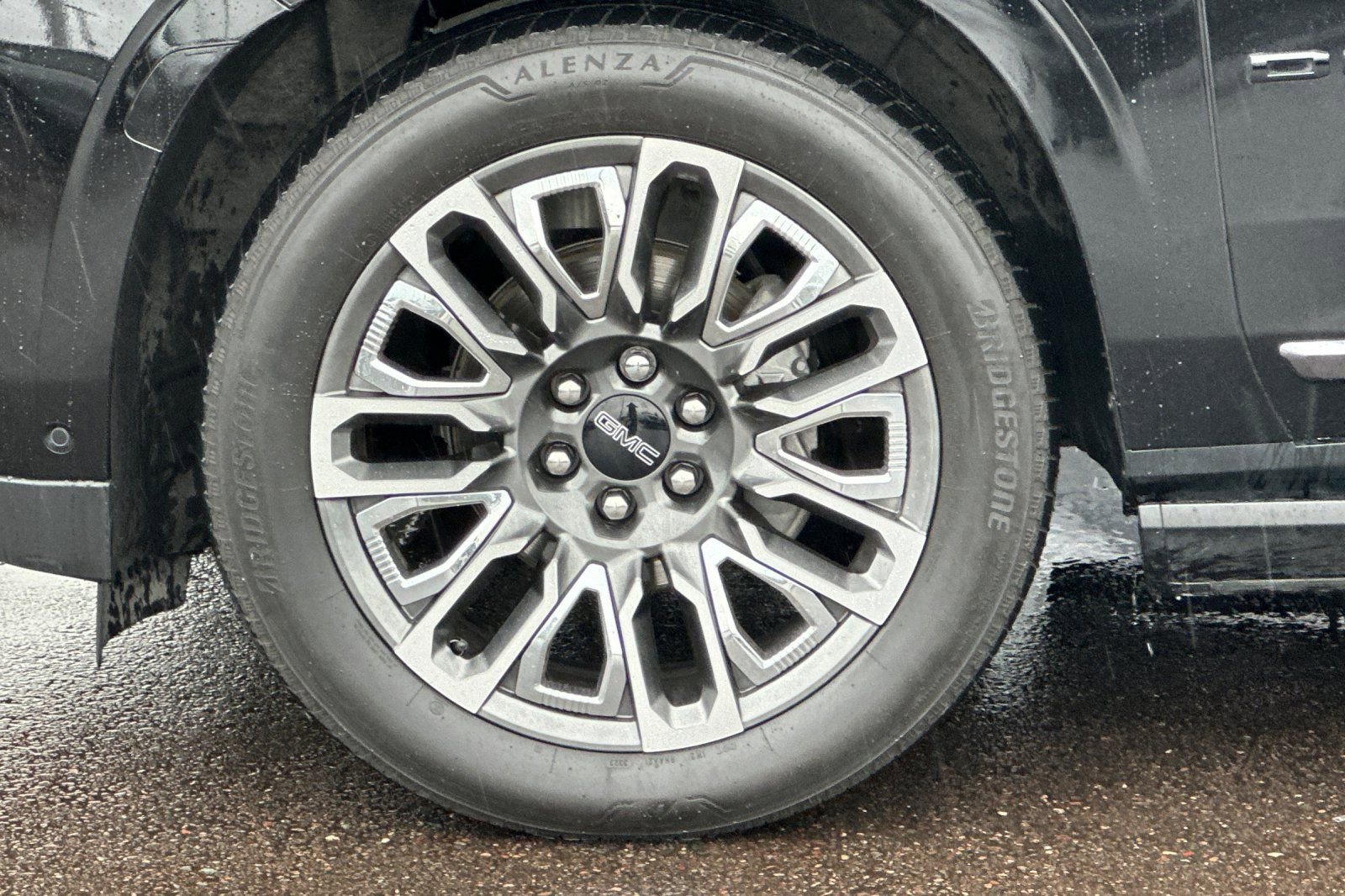 Used 2023 GMC Yukon Denali Ultimate image 24