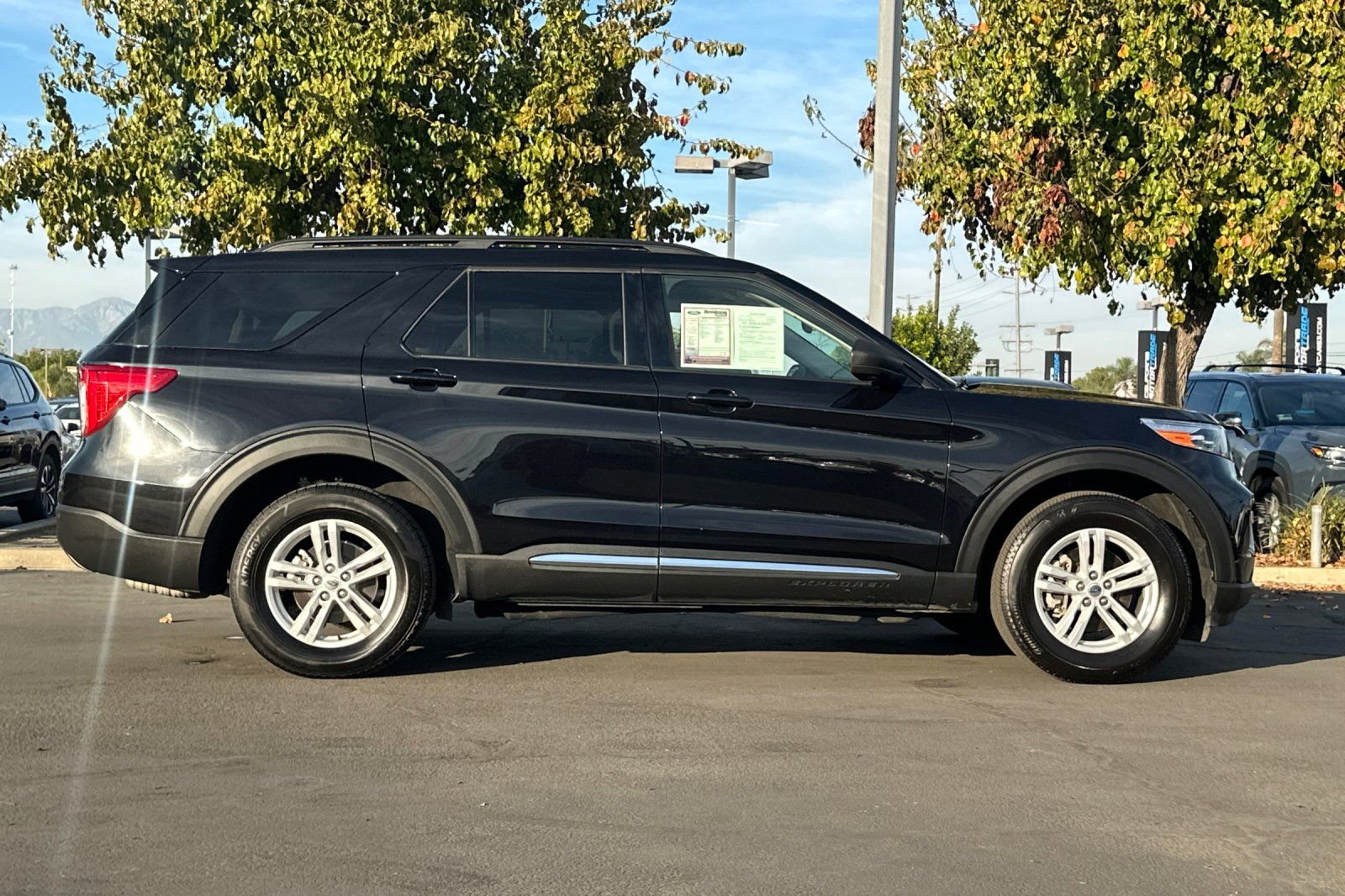 Used 2024 Ford Explorer XLT w/ Equipment Group 202A image 3