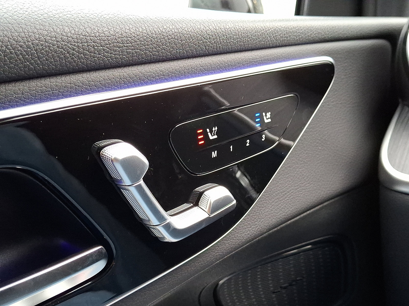 Used 2026 Mercedes-Benz GLC 300 4MATIC image 19