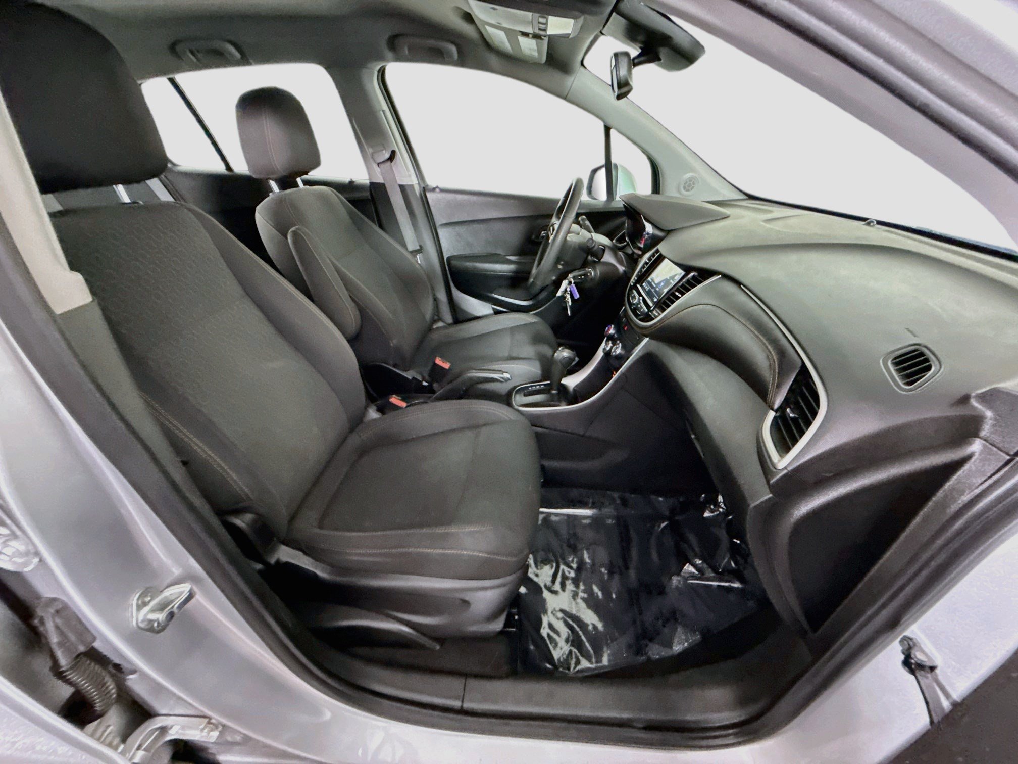 Used 2019 Chevrolet Trax LS FWD image 27