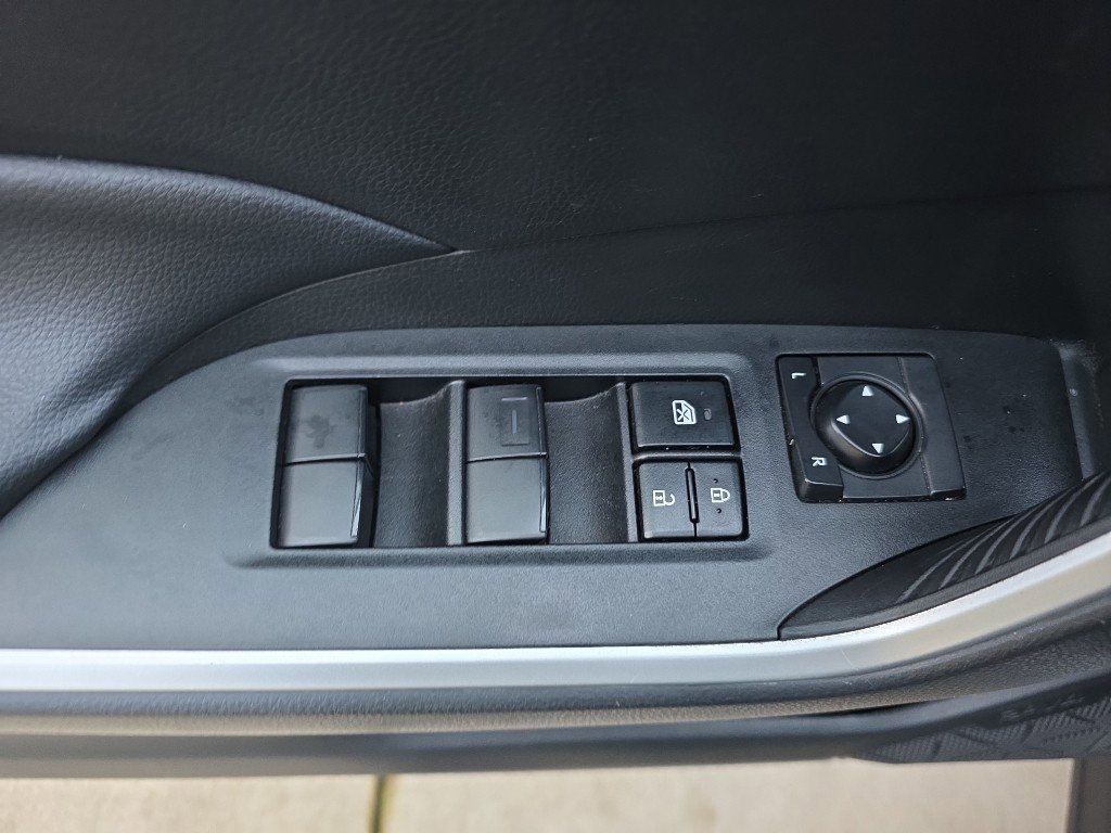 Used 2023 Toyota RAV4 LE image 19