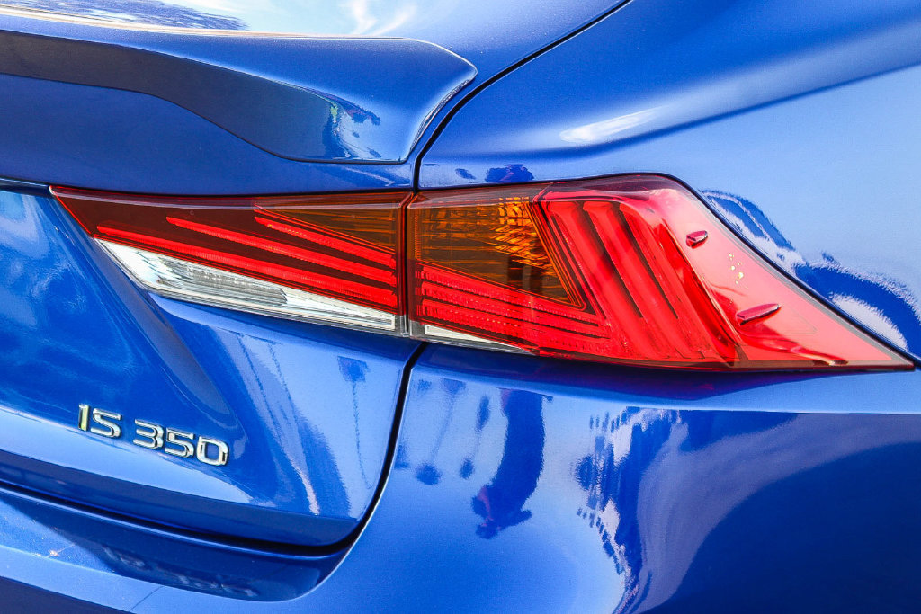 Used 2020 Lexus IS 350 F Sport w/ F Sport Package RWD image 10