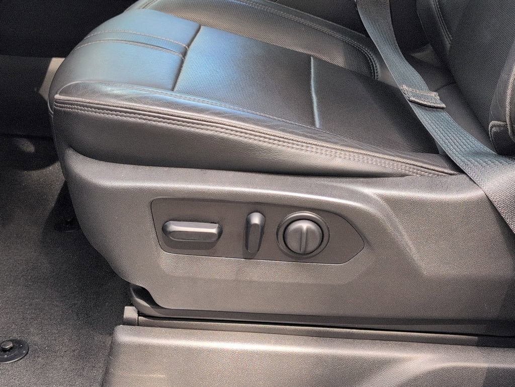 Used 2021 Chevrolet Silverado 1500 High Country AWD/4WD image 15