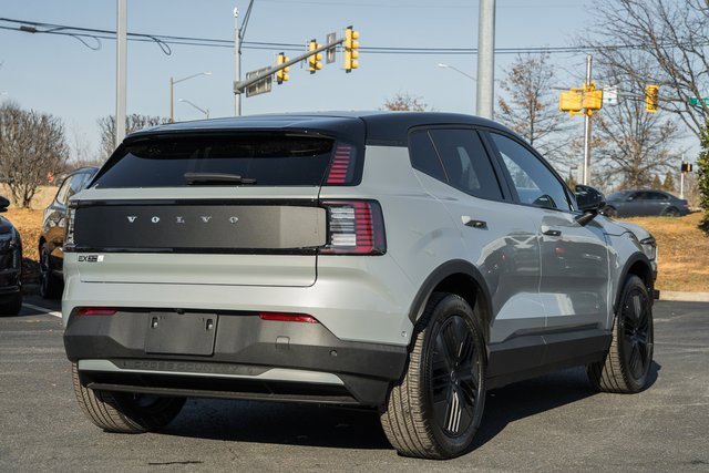 New 2026 Volvo EX30 Cross Country Ultra image 4