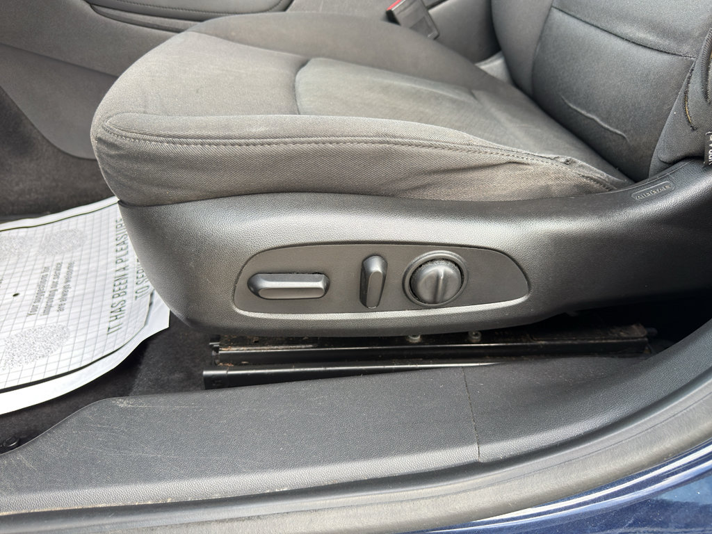 Used 2016 Chevrolet Malibu LT image 9