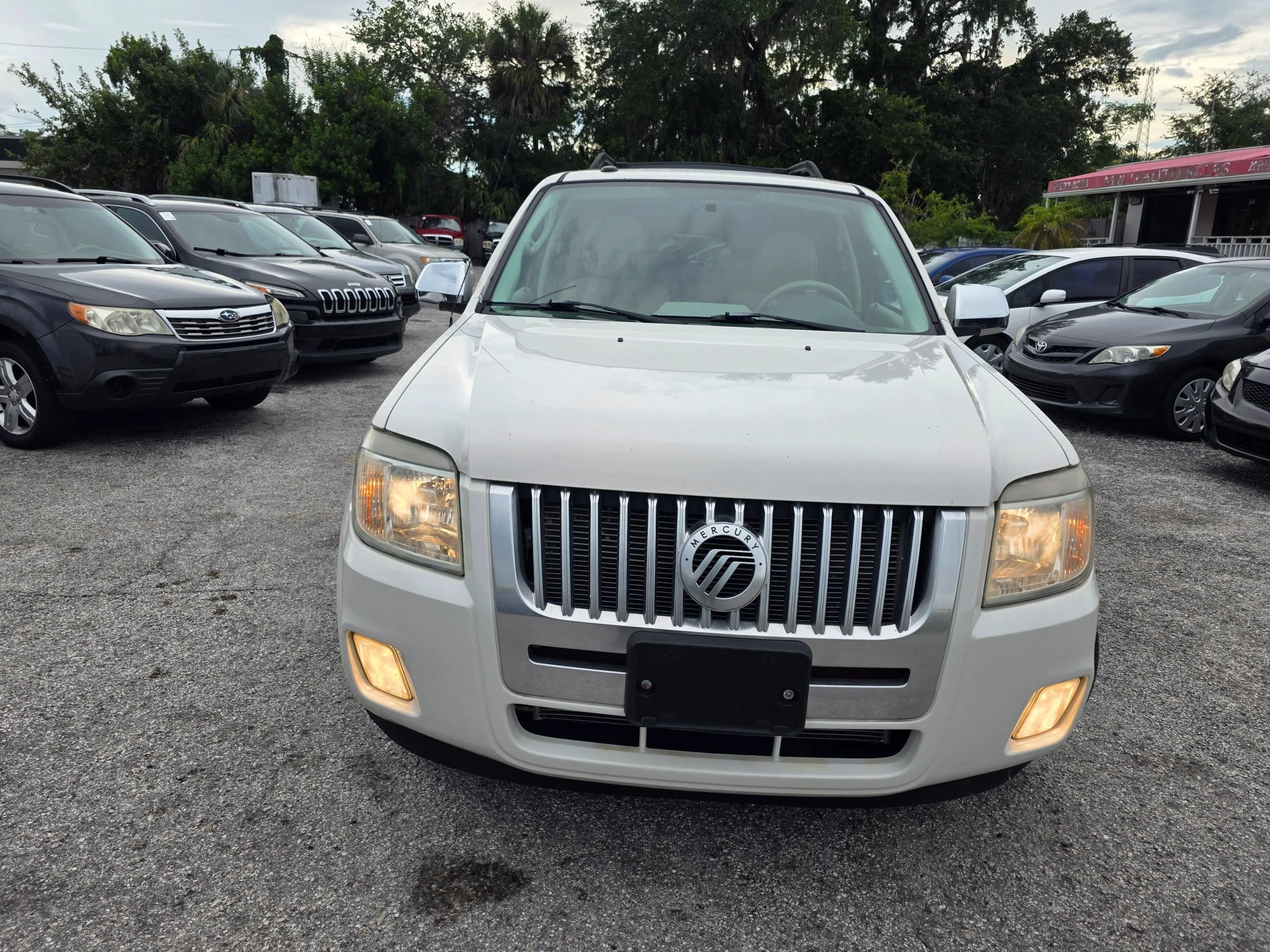 Used 2010 Mercury Mariner Premier FWD image 2