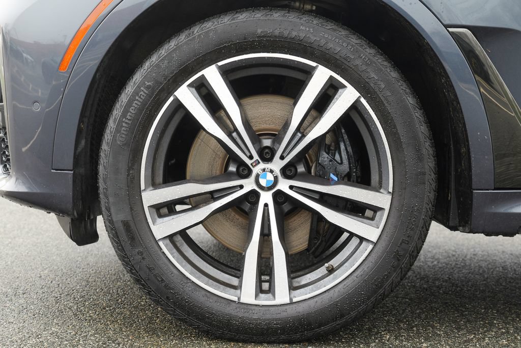 Used 2021 BMW X7 xDrive40i w/ M Sport Package AWD/4WD image 15