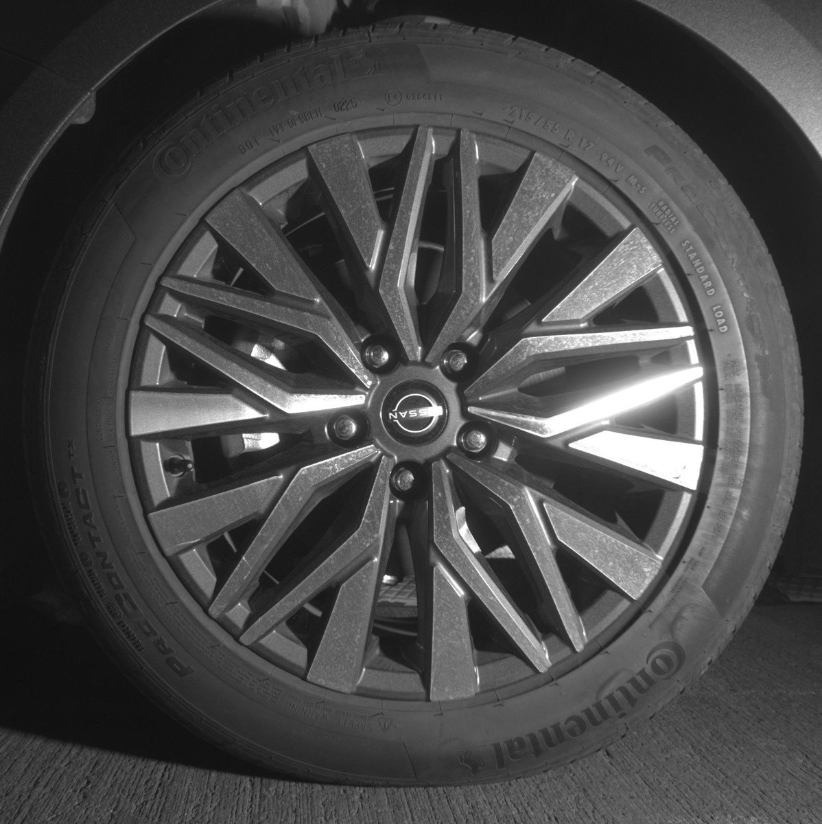 Used 2025 Nissan Altima 2.5 SV FWD image 12