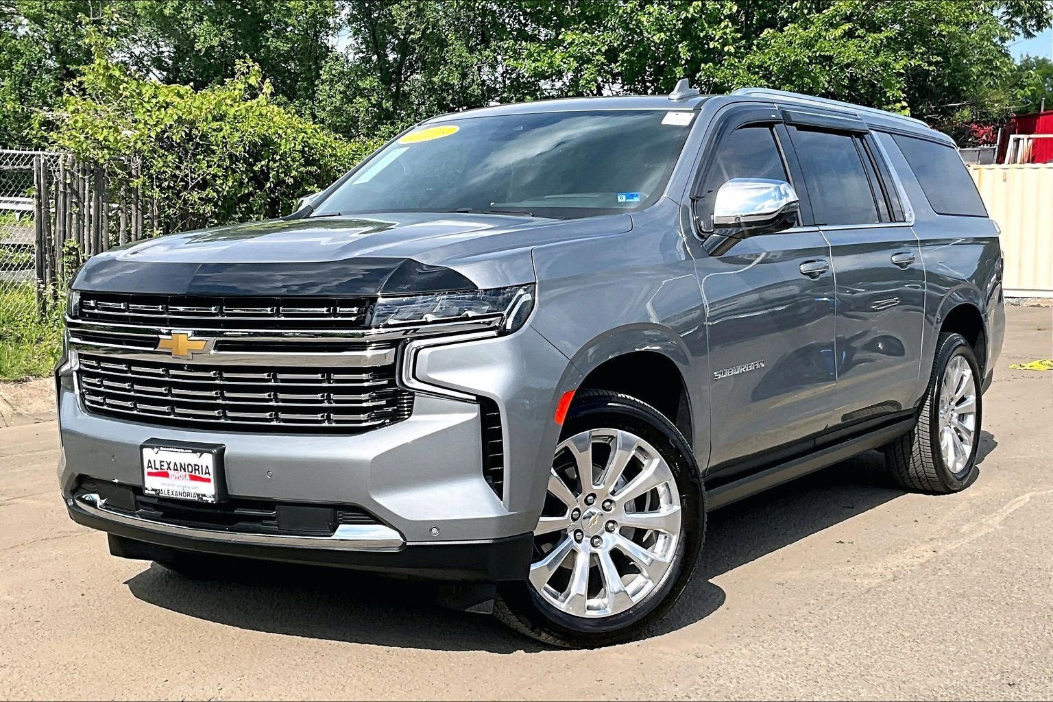 Used 2023 Chevrolet Suburban Premier w/ Premium Package 2