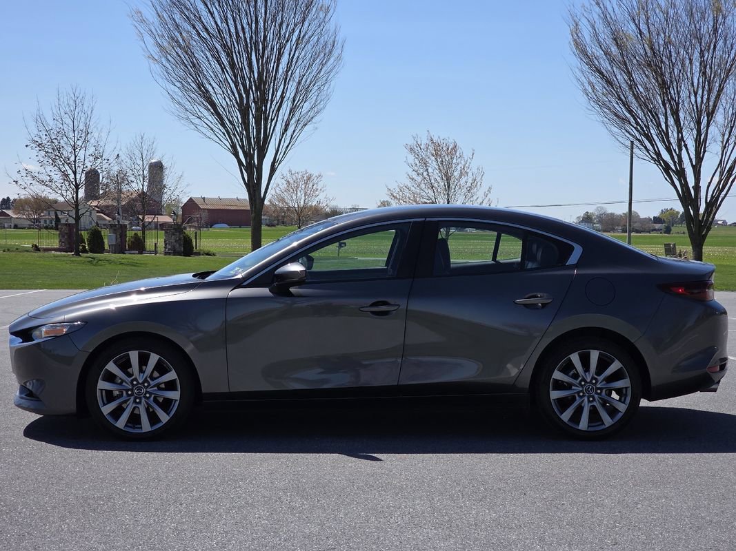 Used 2019 MAZDA MAZDA3 AWD Sedan w/ Select Package image 4