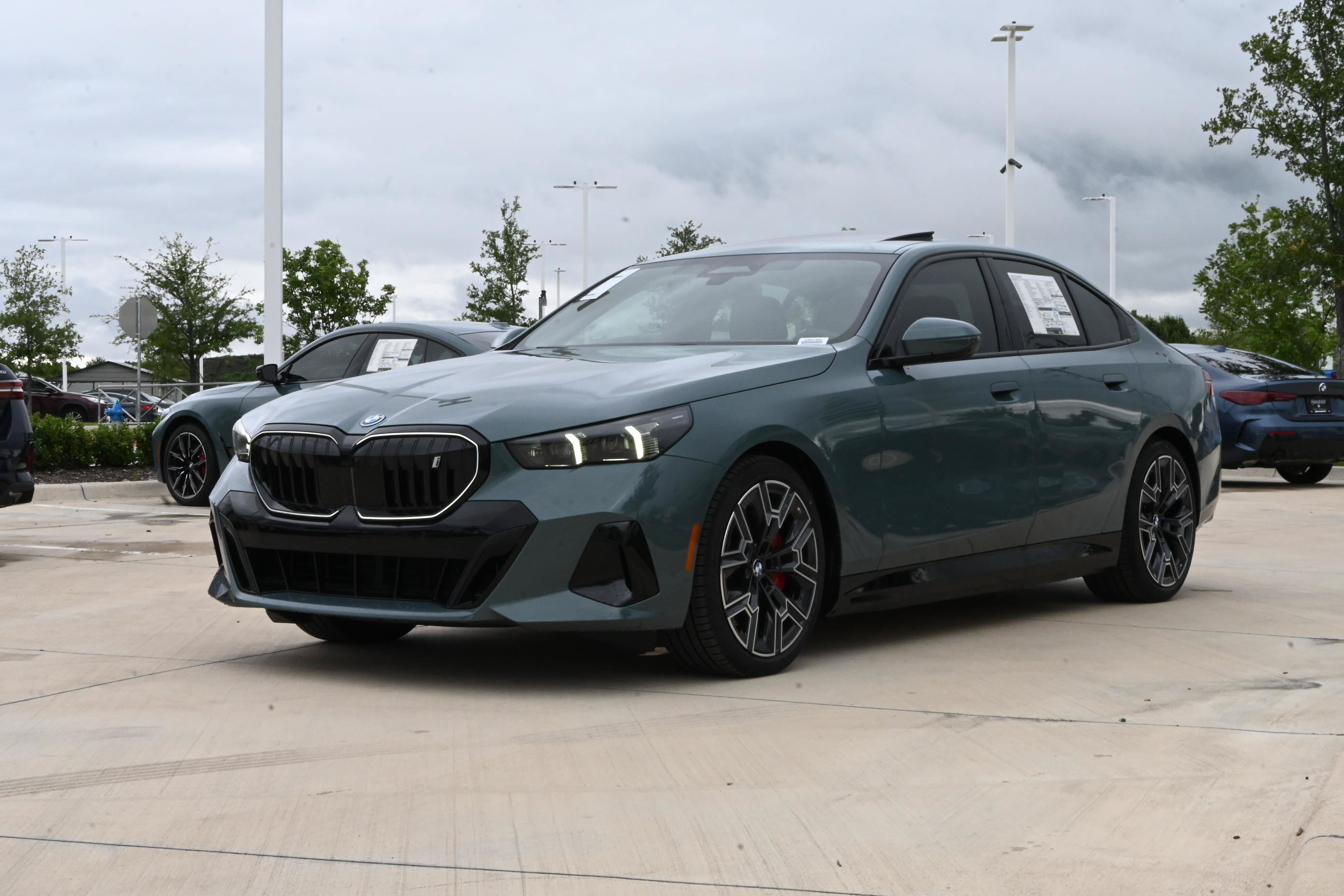 New 2027 BMW i5 eDrive40 w/ M Sport Package RWD image 3