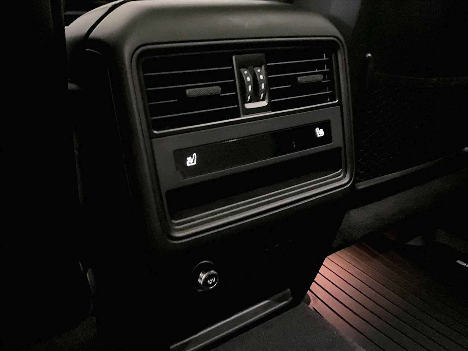 Used 2025 Porsche Cayenne image 30