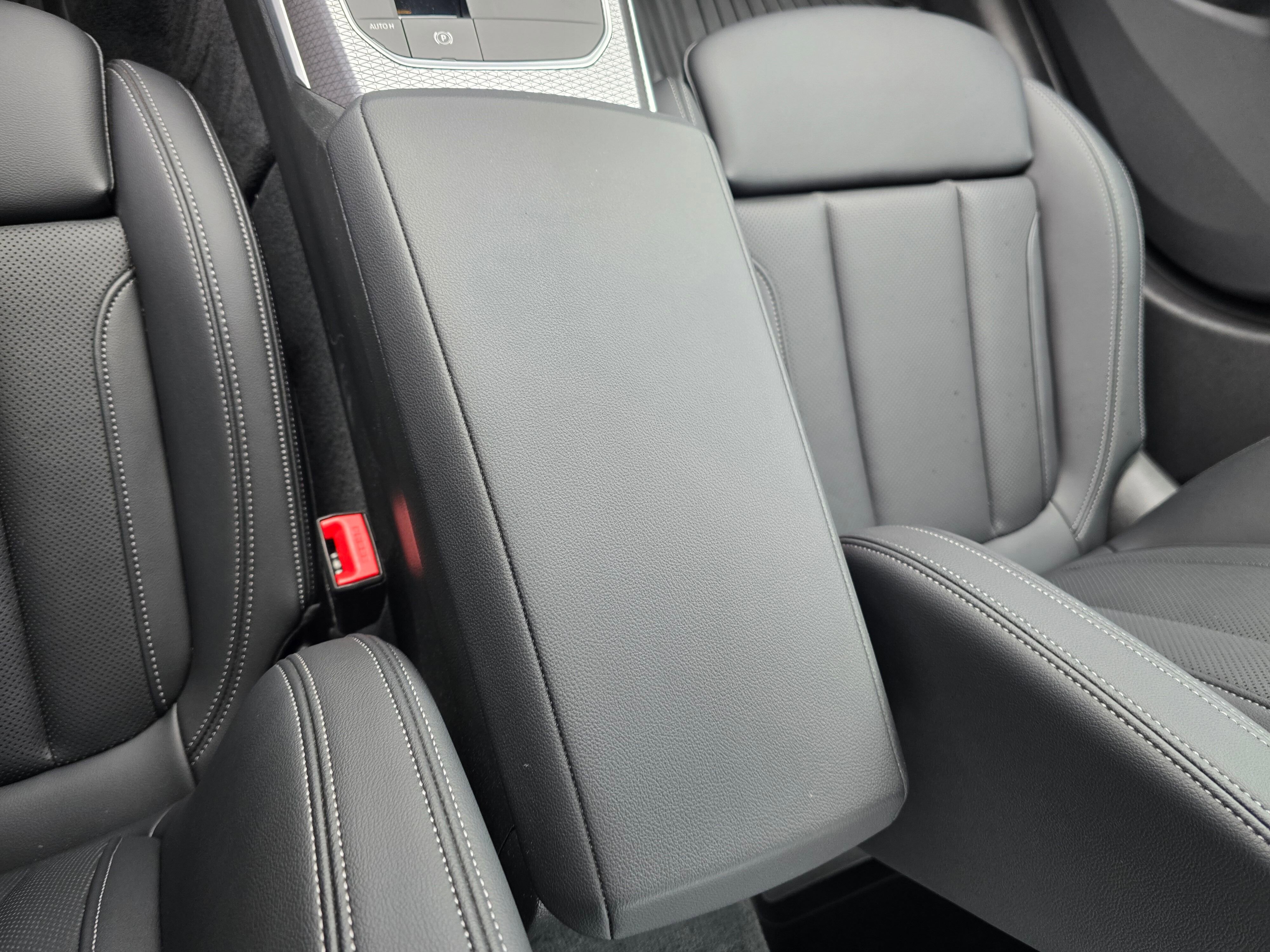 Certified 2025 BMW 330i xDrive Sedan w/ Premium Package image 56