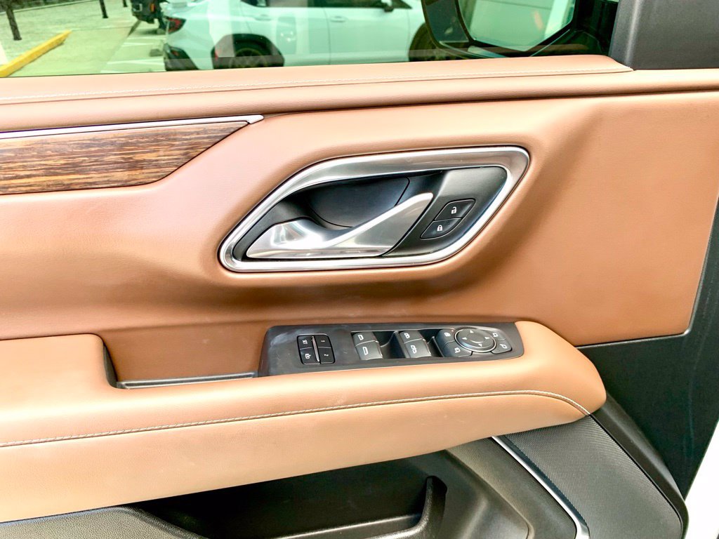 Used 2023 Chevrolet Tahoe High Country RWD image 12