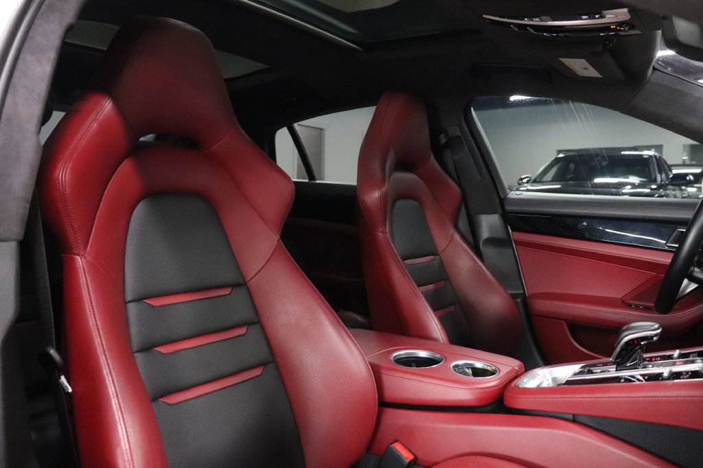 Used 2019 Porsche Panamera GTS image 25