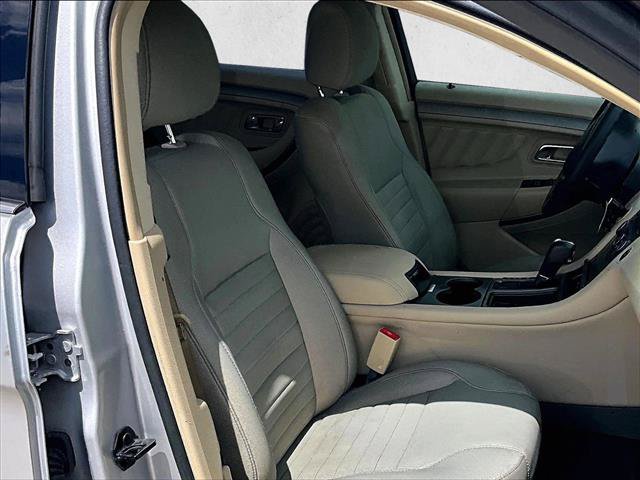 Used 2015 Ford Taurus SE FWD image 9