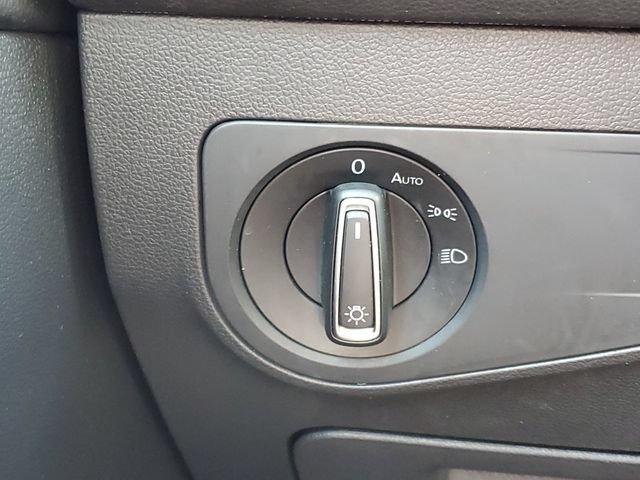 Used 2019 Volkswagen Tiguan SE w/ Panoramic Sunroof Package AWD/4WD image 18