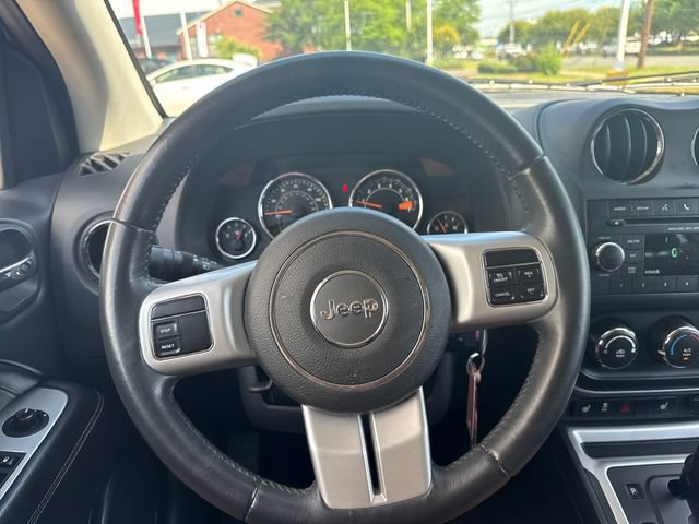 Used 2017 Jeep Compass Latitude AWD/4WD image 17