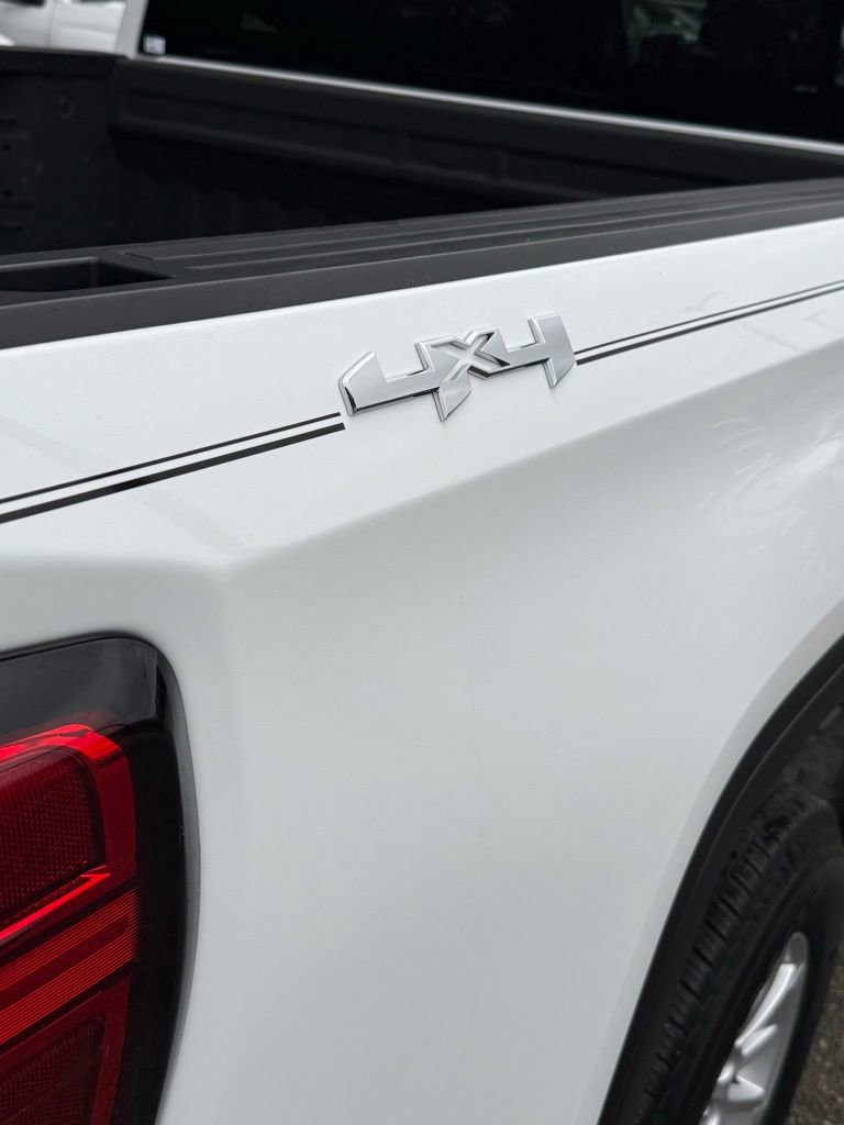 Used 2023 GMC Sierra 1500 SLE image 10