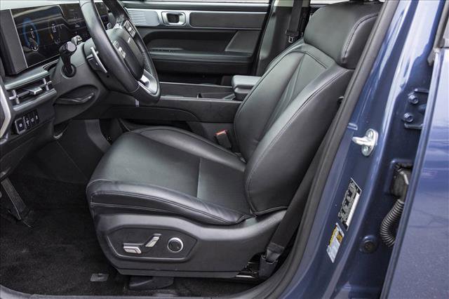 Used 2025 Hyundai Santa Fe SEL image 11