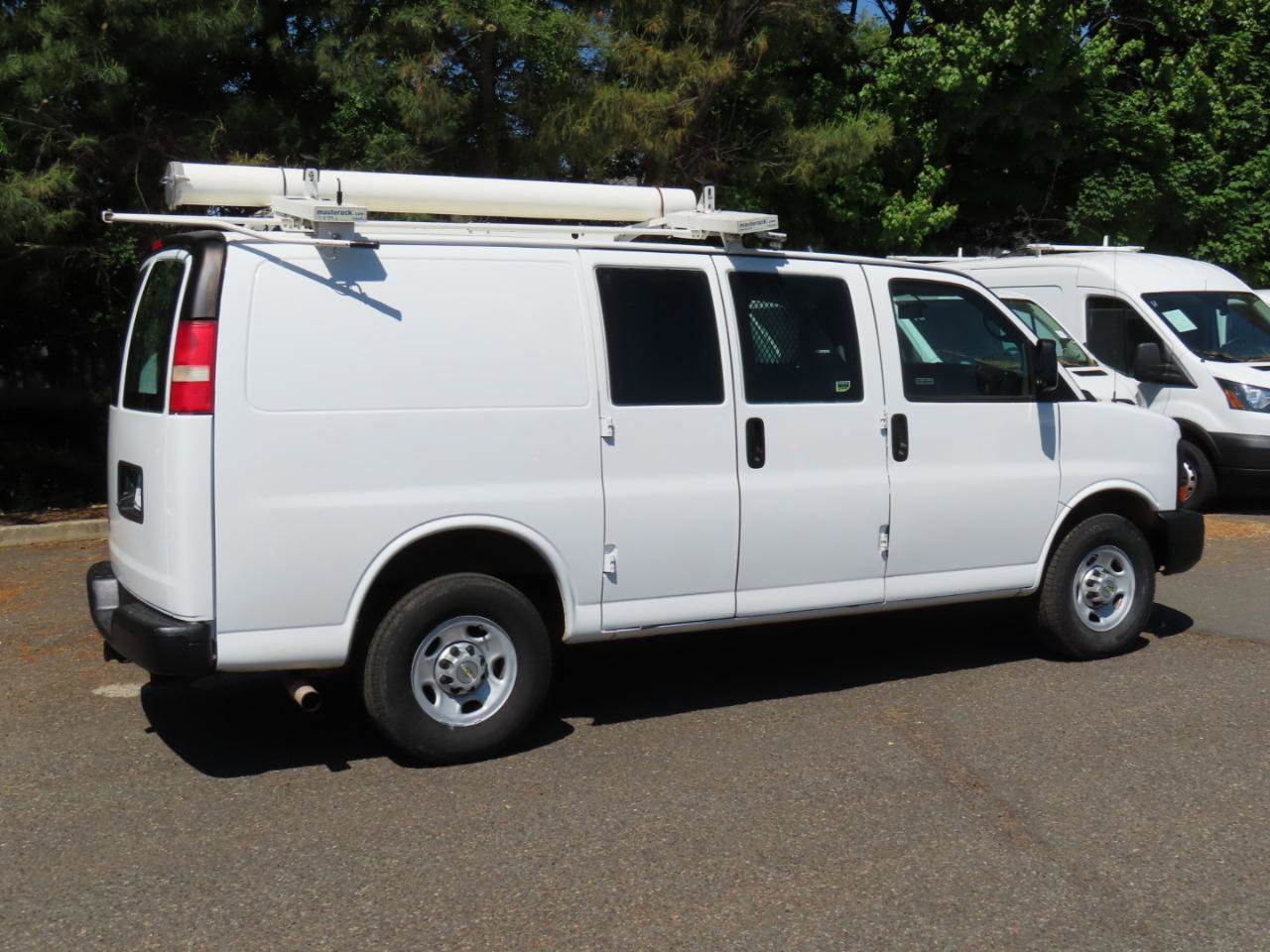 Used 2013 Chevrolet Express 2500 RWD image 21