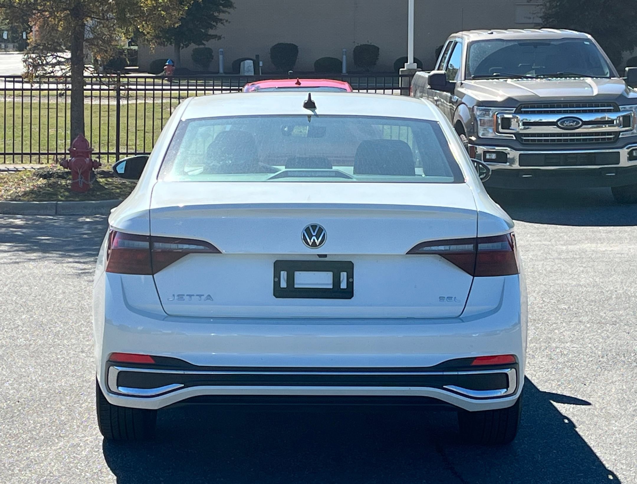 Used 2024 Volkswagen Jetta SEL image 8