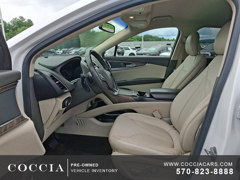 Used 2017 Lincoln MKX Select w/ Select Plus Package AWD/4WD image 13