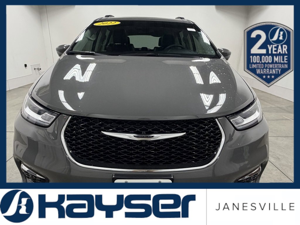 Used 2022 Chrysler Pacifica Touring-L w/ Uconnect Theater Family Group image 3