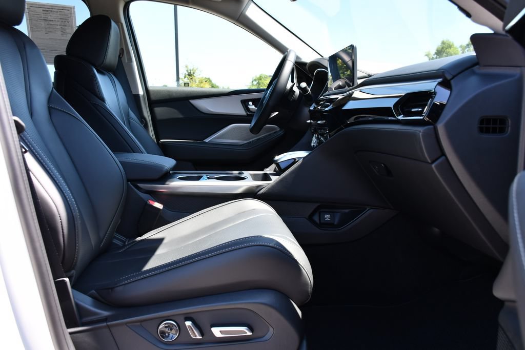 Certified 2026 Acura MDX w/ Technology Package FWD image 37