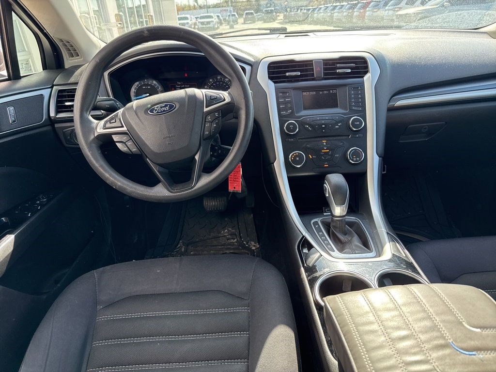 Used 2014 Ford Fusion SE FWD image 5