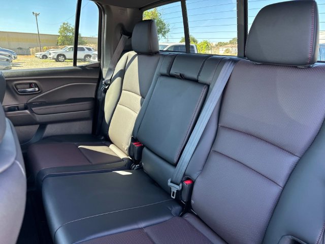 New 2026 Honda Ridgeline Black Edition image 4