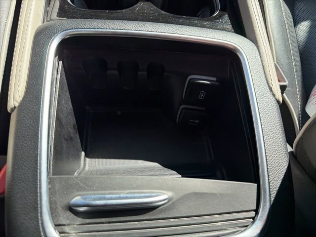 Used 2023 Chrysler Pacifica Limited FWD image 39