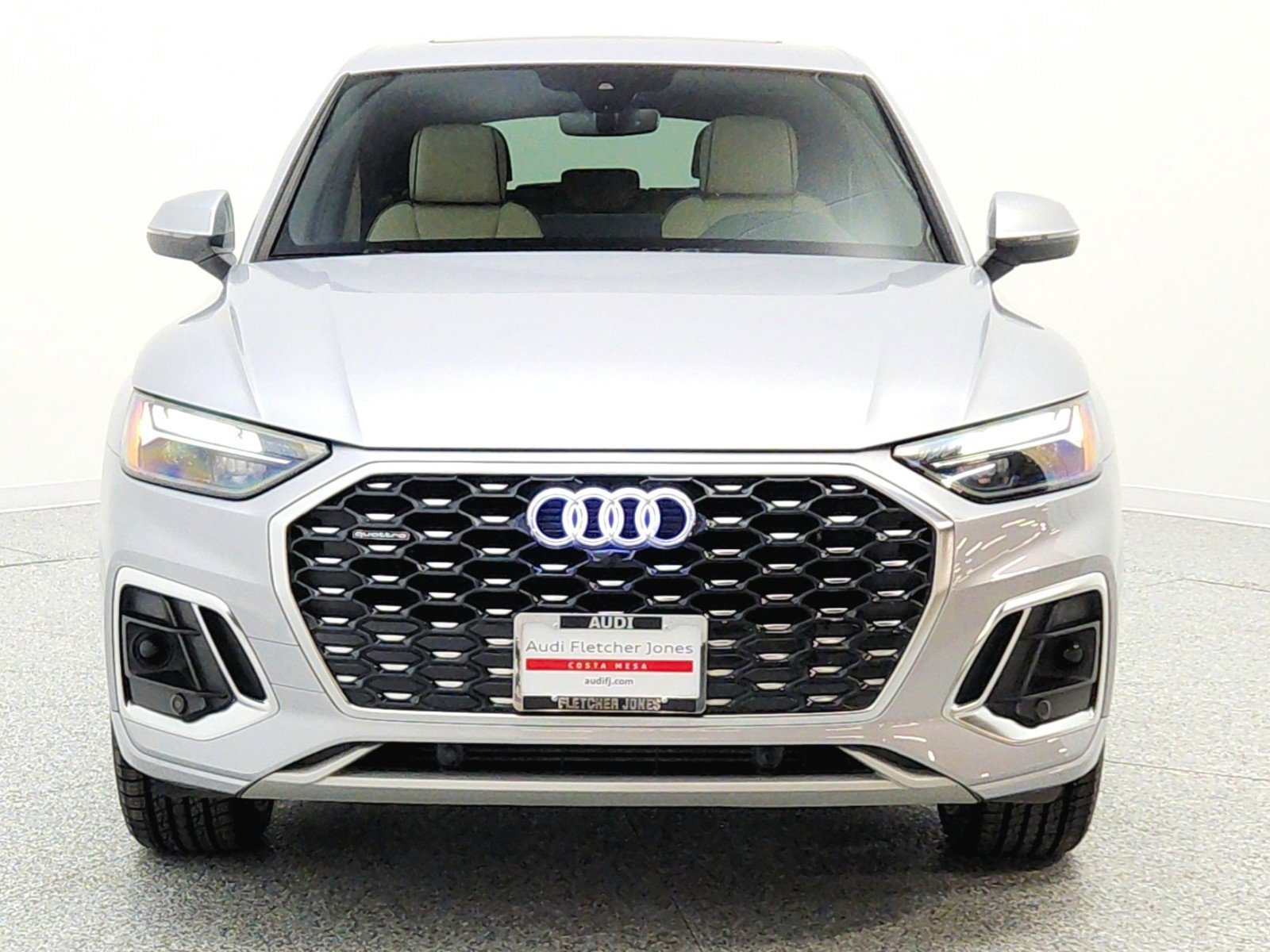 Used 2023 Audi Q5 2.0T Premium w/ Convenience Package AWD/4WD image 2