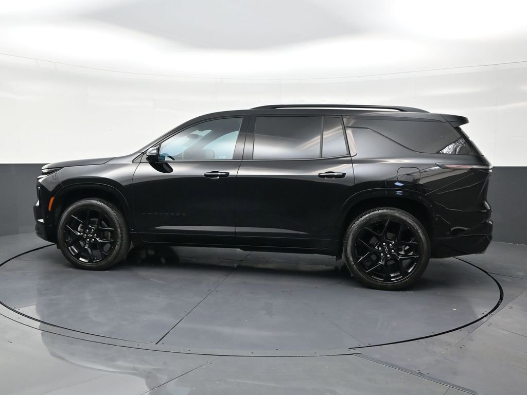 Used 2024 Chevrolet Traverse RS image 2