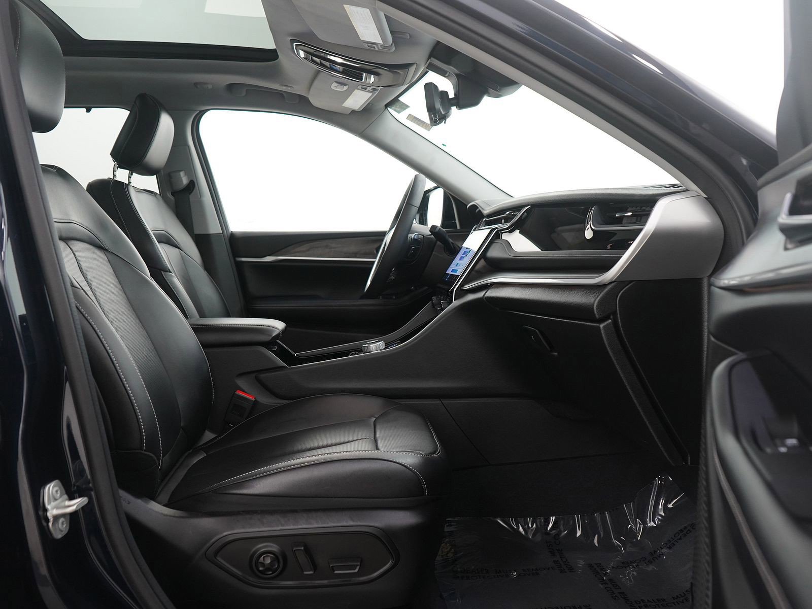 Used 2023 Jeep Grand Cherokee 30th Anniversary image 11