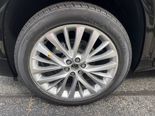 New 2027 Buick Enclave Sport Touring w/ Power Package AWD/4WD image 4