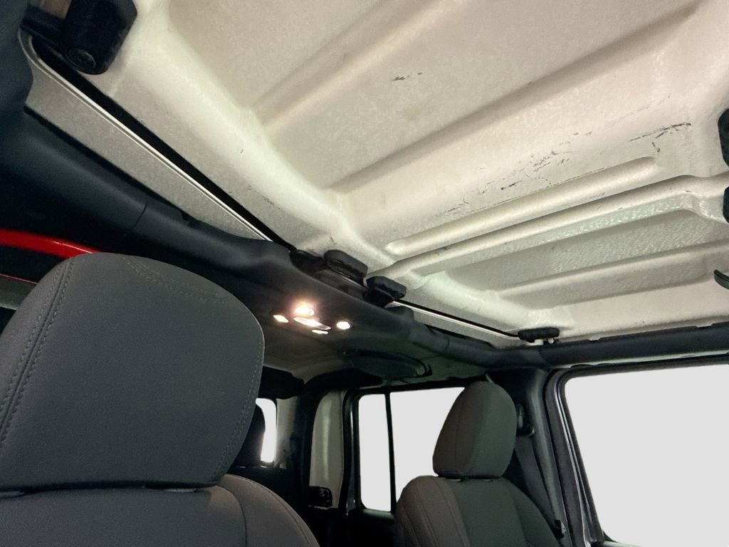 Used 2021 Jeep Gladiator Sport image 16