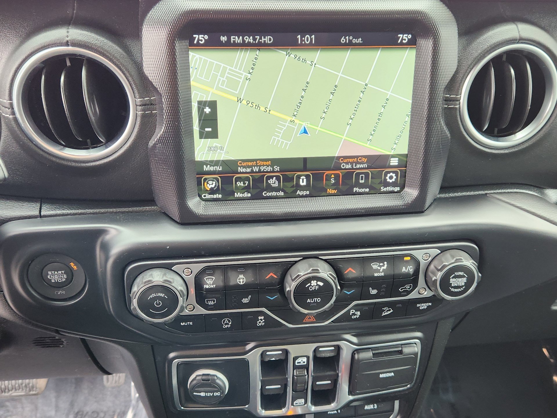 Used 2020 Jeep Wrangler Unlimited Sahara image 14