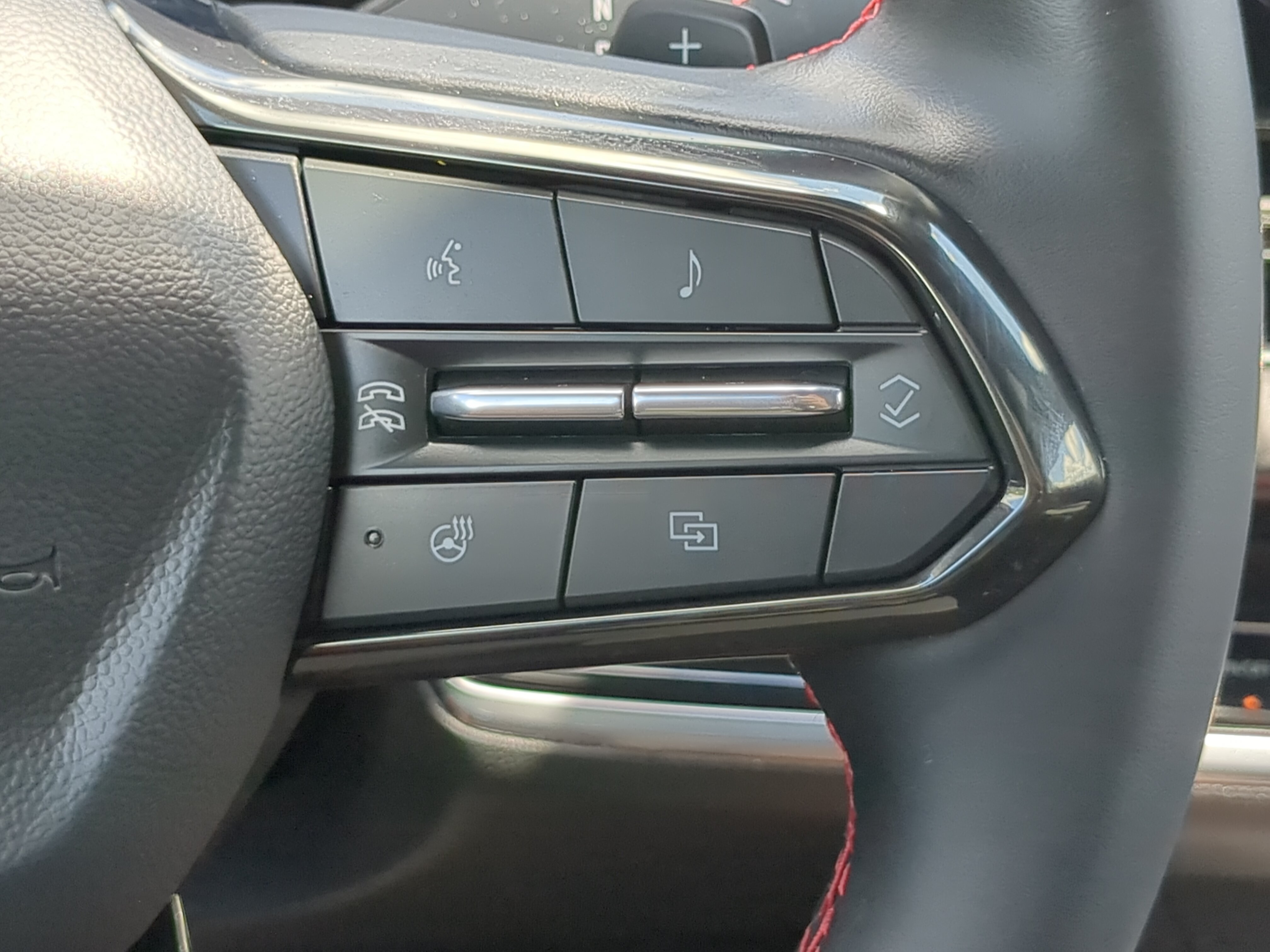 Used 2026 Chevrolet Equinox RS FWD image 24